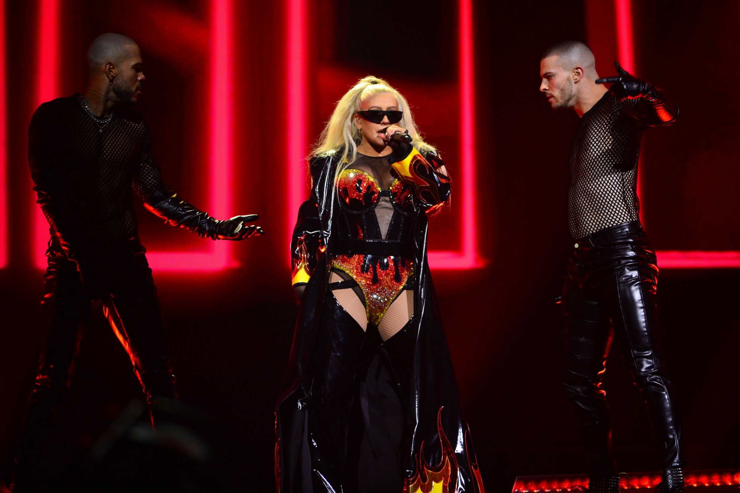 Christina_Aguilera_Performs_At_The_O2_Arena_282929.jpg