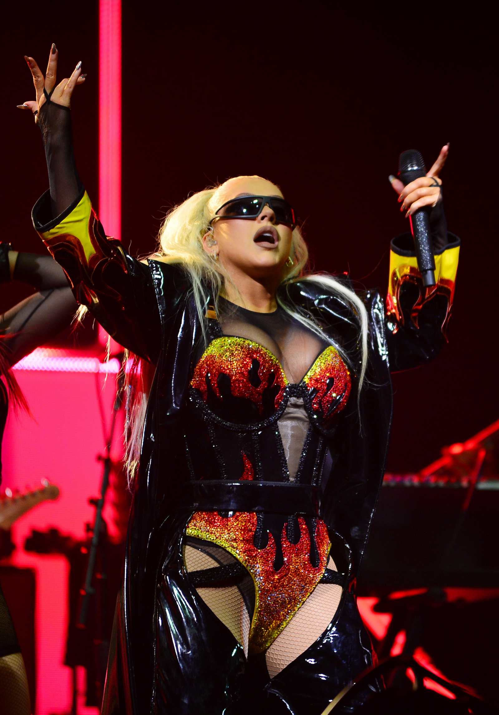 Christina_Aguilera_Performs_At_The_O2_Arena_285629.jpg
