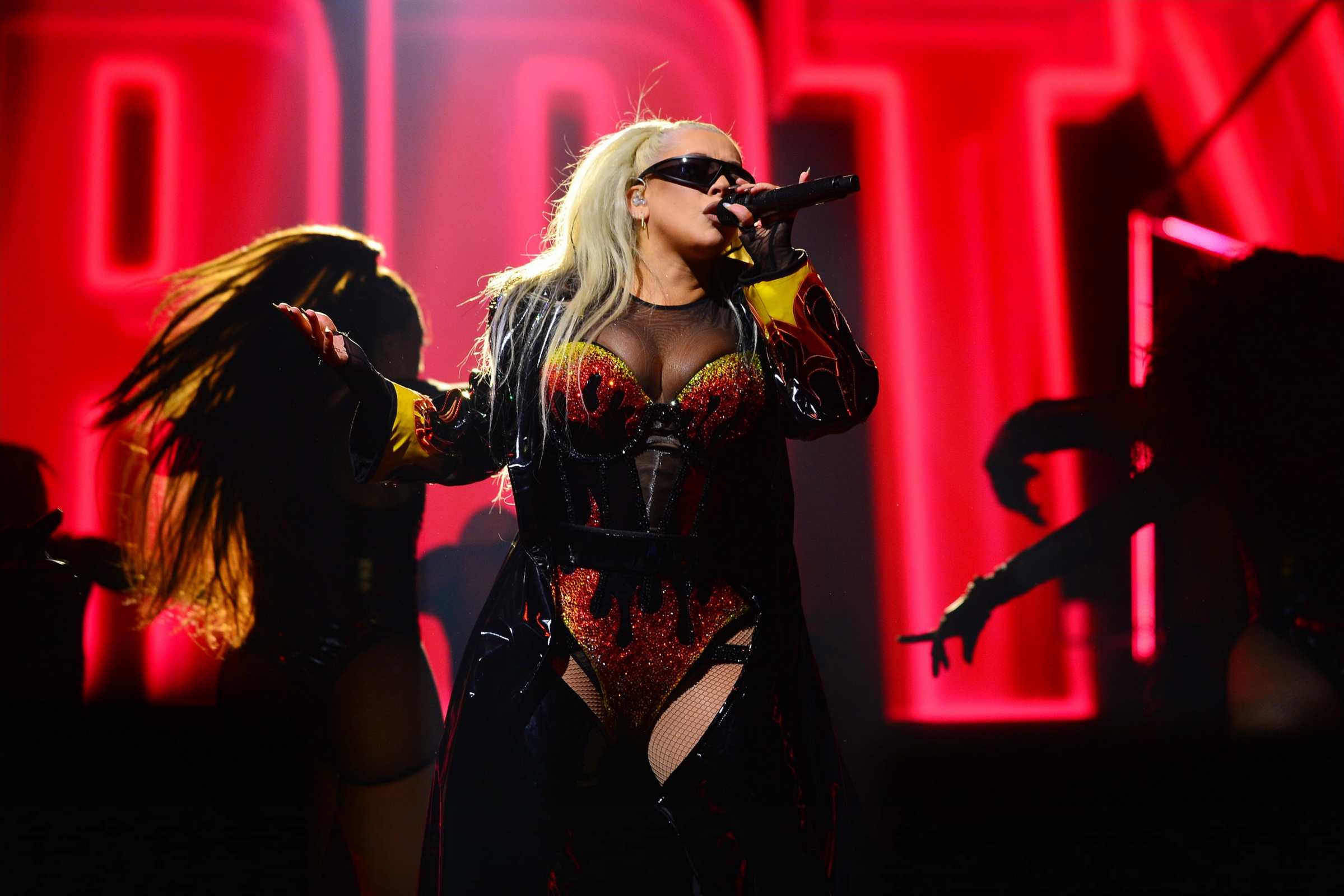Christina_Aguilera_Performs_At_The_O2_Arena_286329.jpg