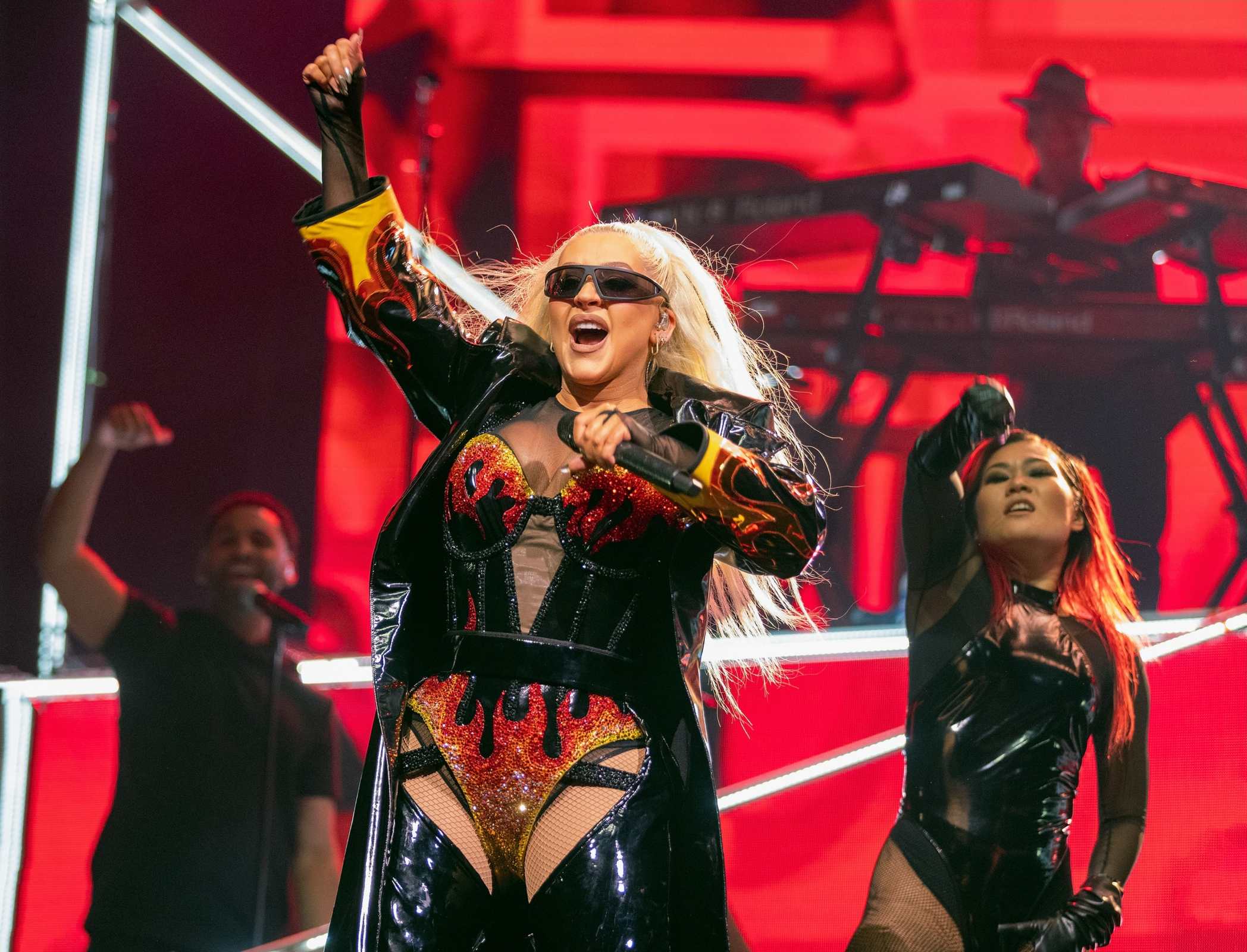 Christina_Aguilera_Performs_At_The_O2_Arena_287129.jpg