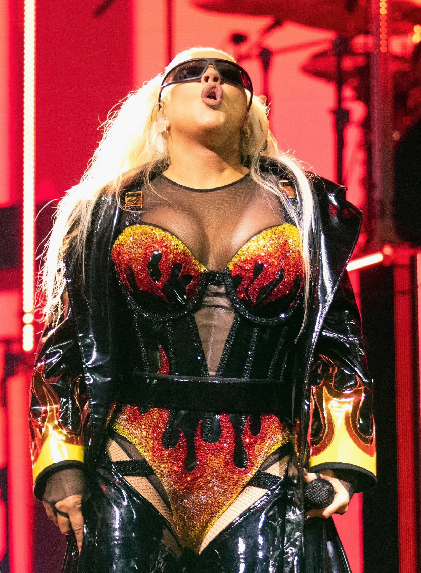 Christina_Aguilera_Performs_At_The_O2_Arena_287429.jpg