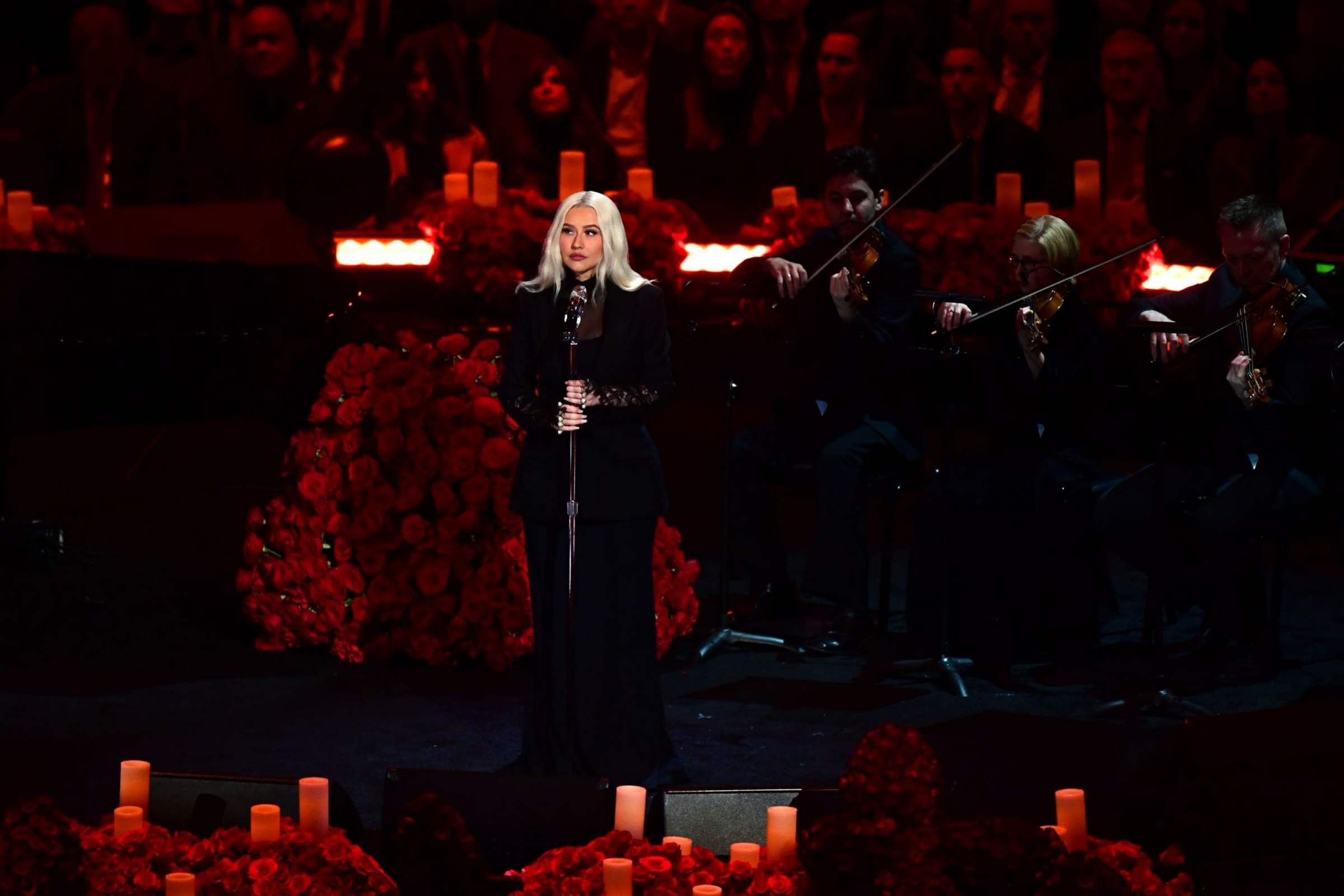 Christina_Aguilera_Performs_at_A_Celebration_of_Life_for_Kobe_and_Gianna_Bryant_-_February_24-01.jpg