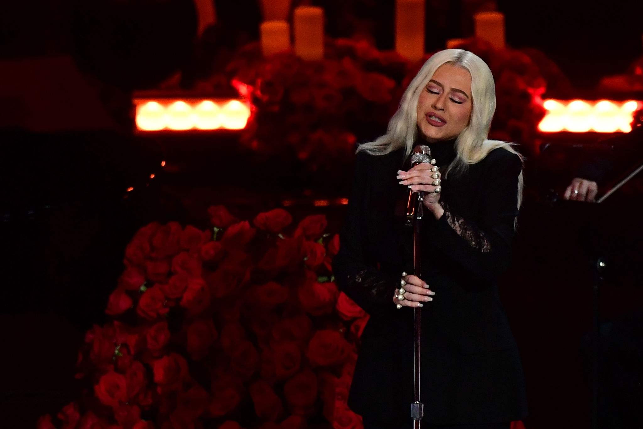 Christina_Aguilera_Performs_at_A_Celebration_of_Life_for_Kobe_and_Gianna_Bryant_-_February_24-02.jpg