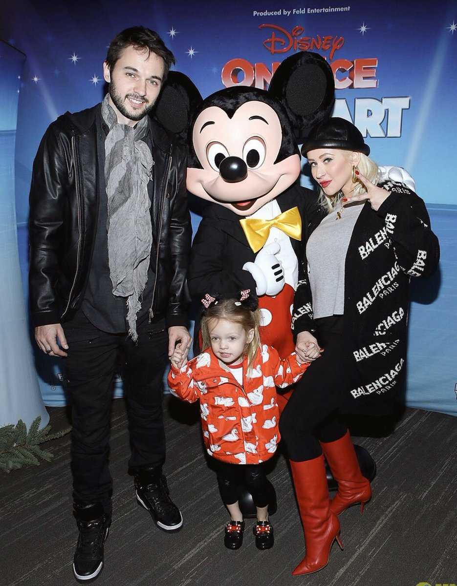Disney_On_Ice_Follow_Your_Heart_-_December_16-01.jpg