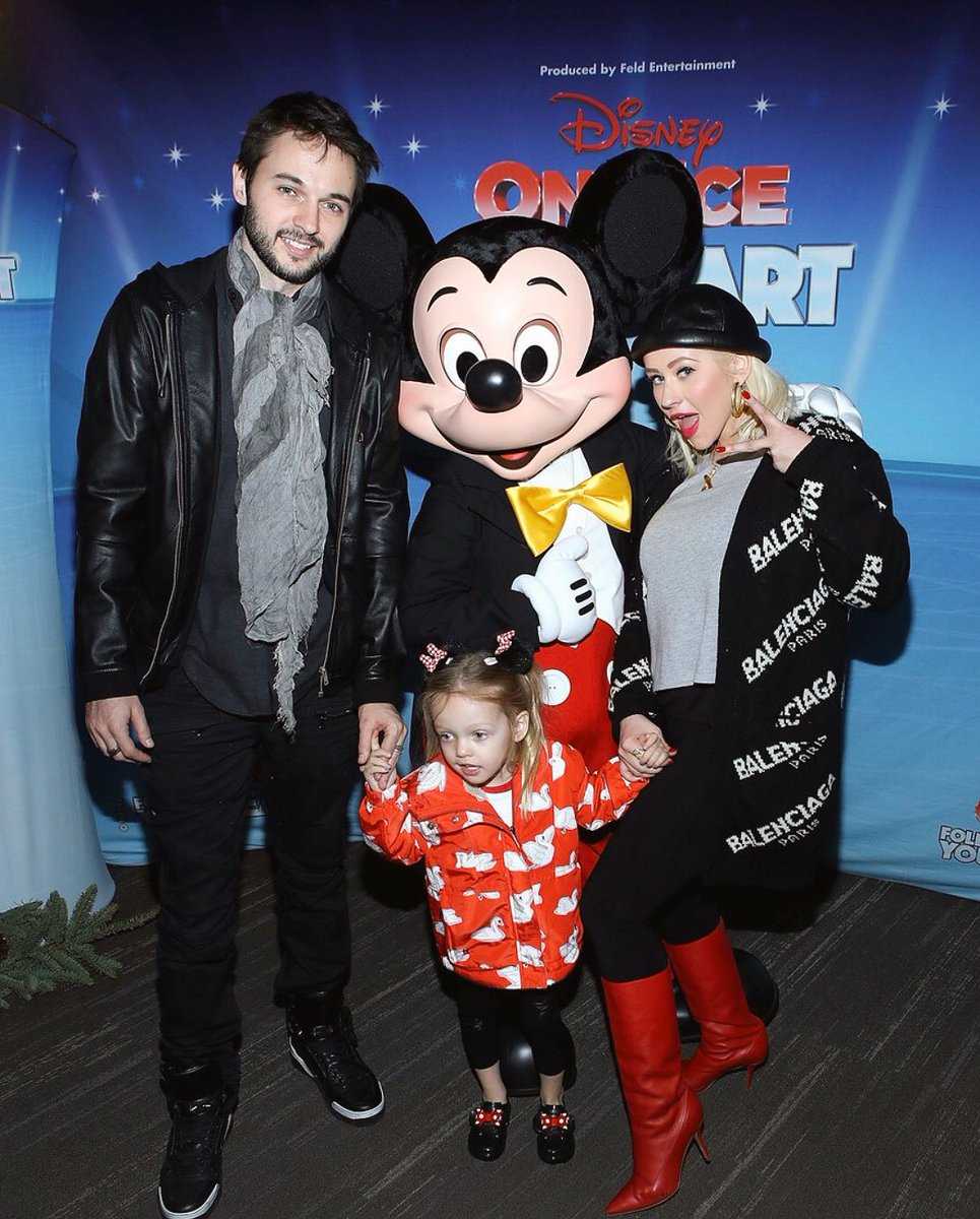 Disney_On_Ice_Follow_Your_Heart_-_December_16-02.jpg