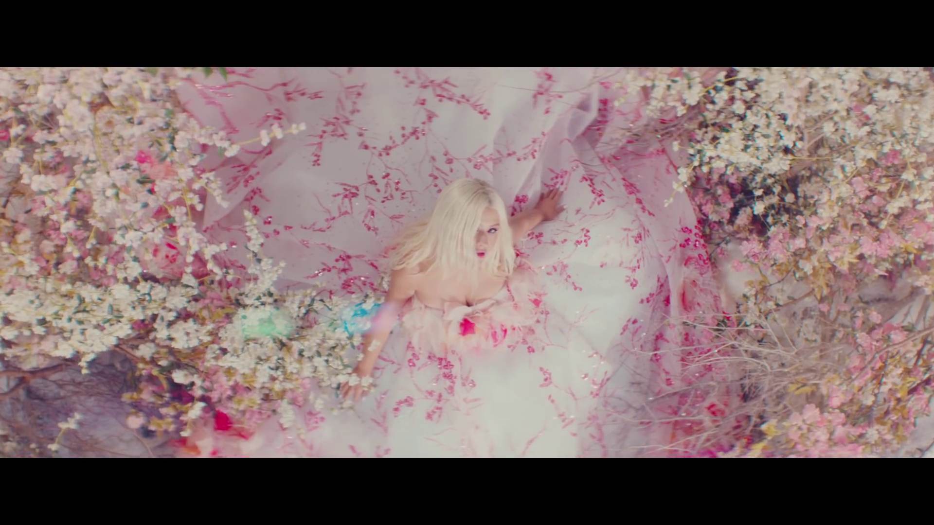 Fall_On_Me_MV-100.jpg