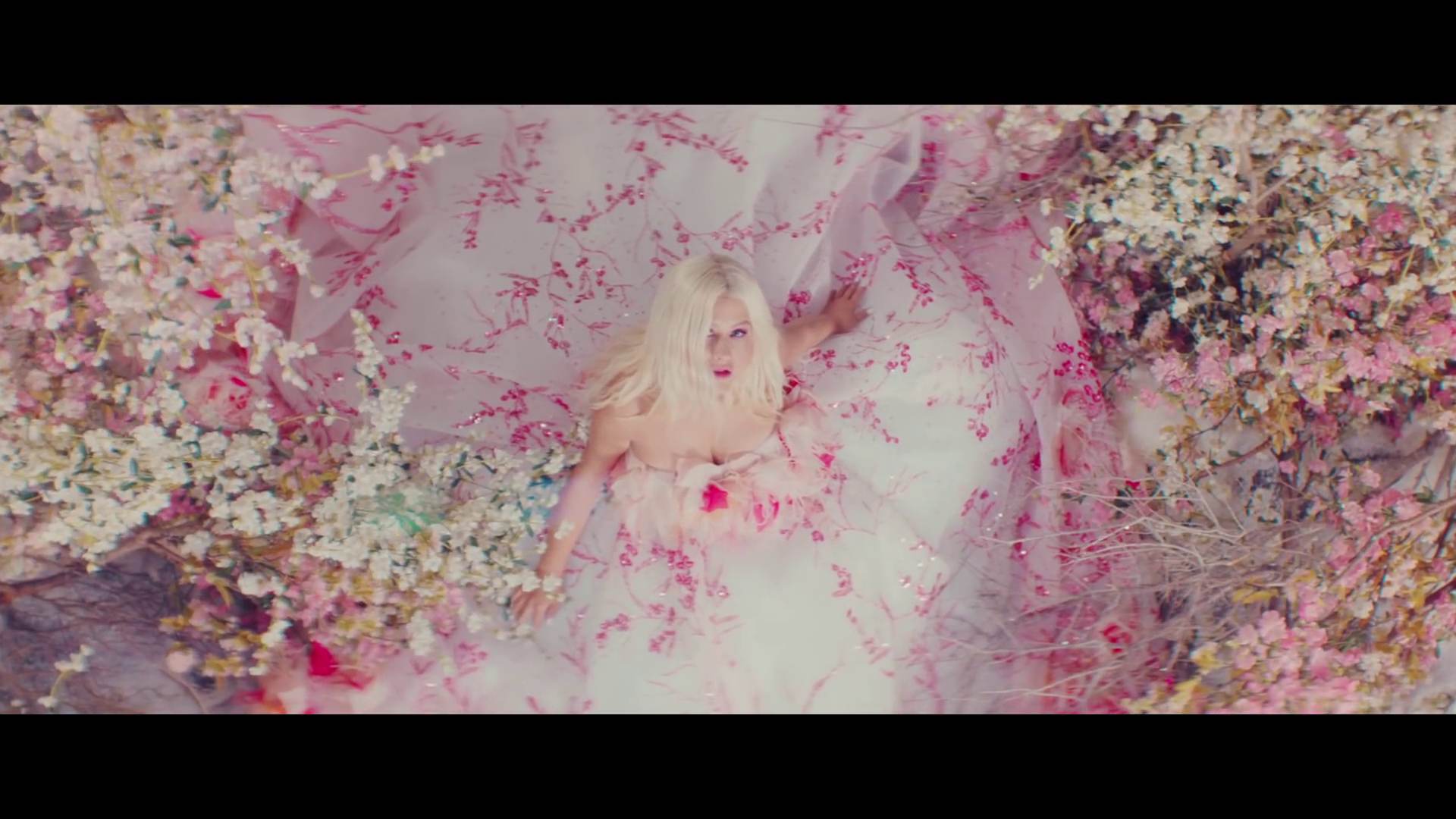Fall_On_Me_MV-102.jpg