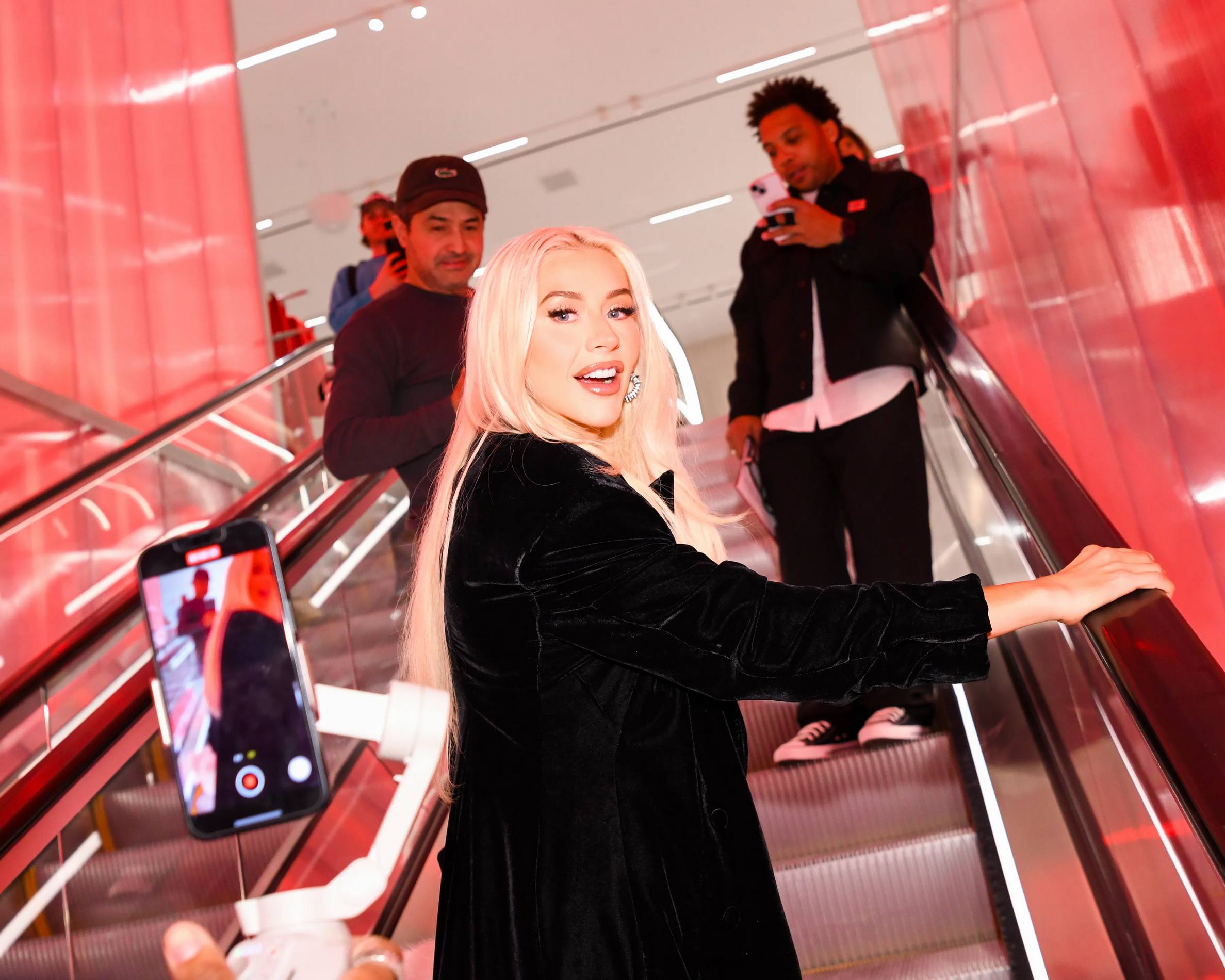 H_M_Celebrates_Times_Square_Flagship_Reopening_With_Special_Appearance_by_Christina_Aguilera_08.jpg