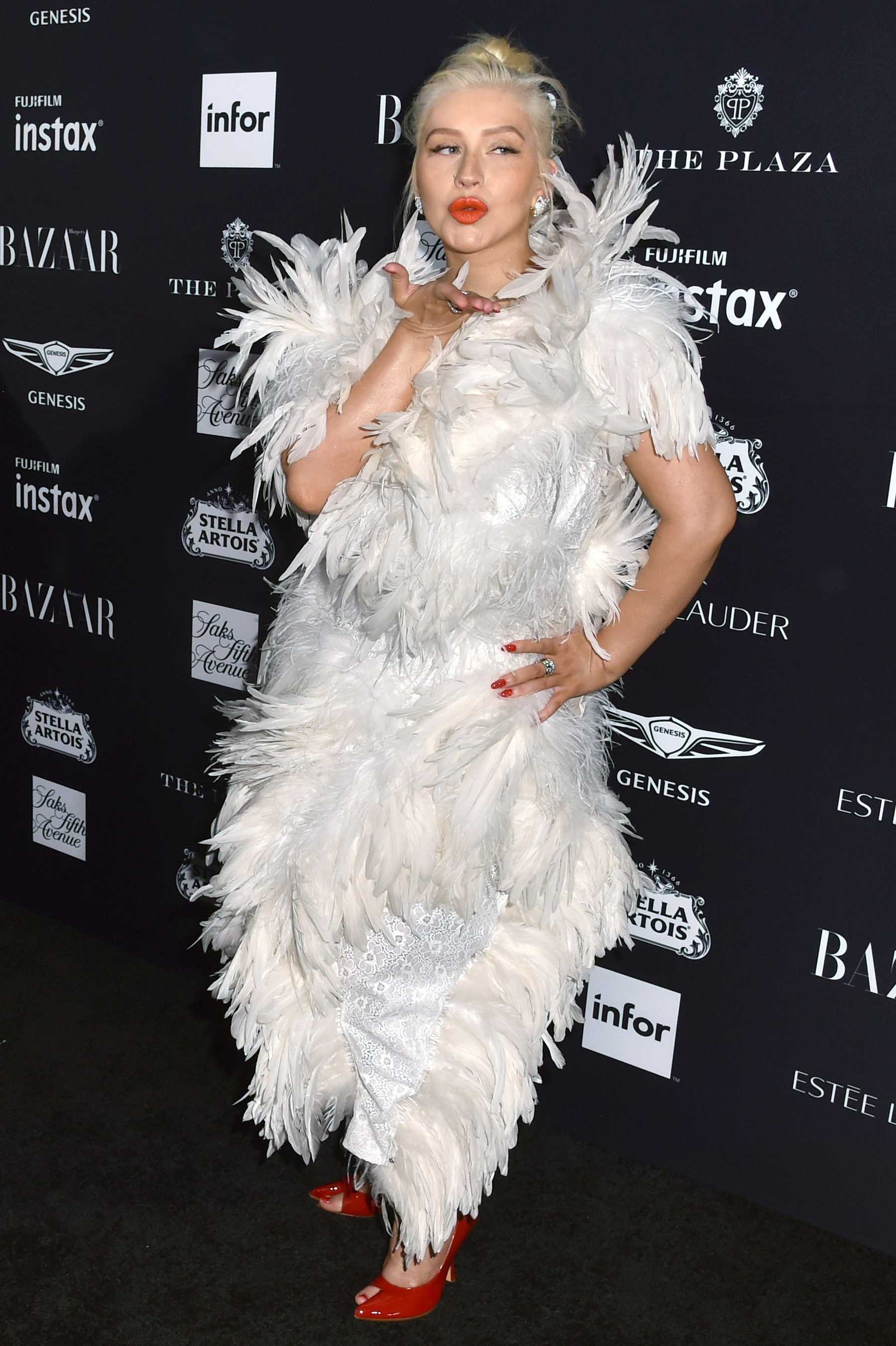 Harper_s_BAZAAR_Celebrates__ICONS_By_Carine_Roitfeld__-_September_7-04.jpg