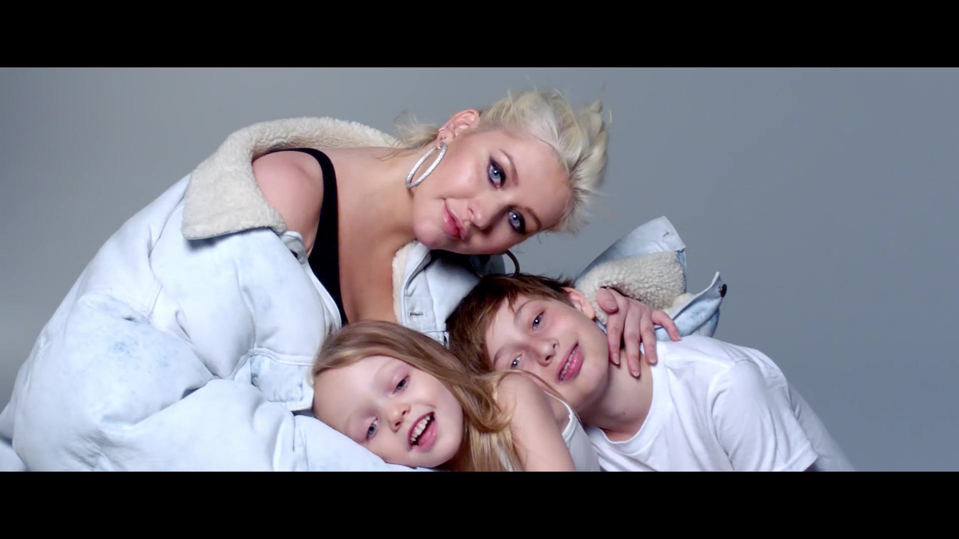 Harper_s_Bazaar-08.jpg