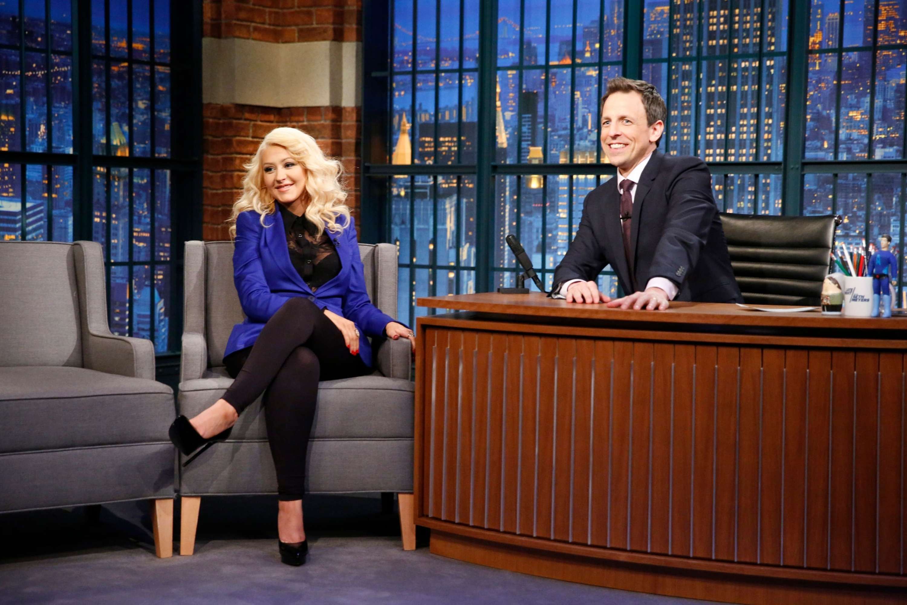 Late_Night_with_Seth_Meyers_-_Season_2_281329.jpg