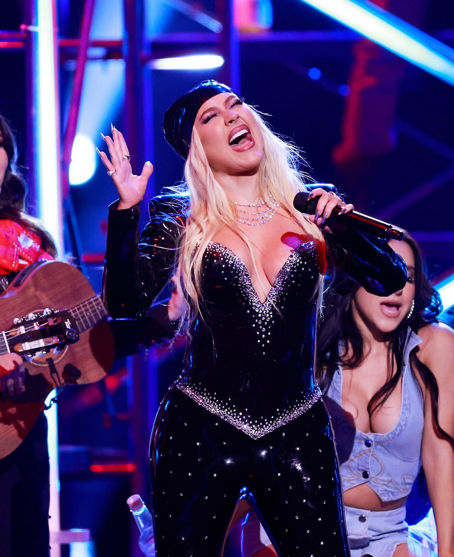 Latin_Grammy_Performance80.jpg