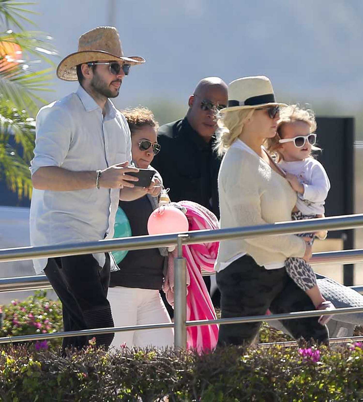 Leaving_Cabo_San_Lucas_on_February_25-05.jpg