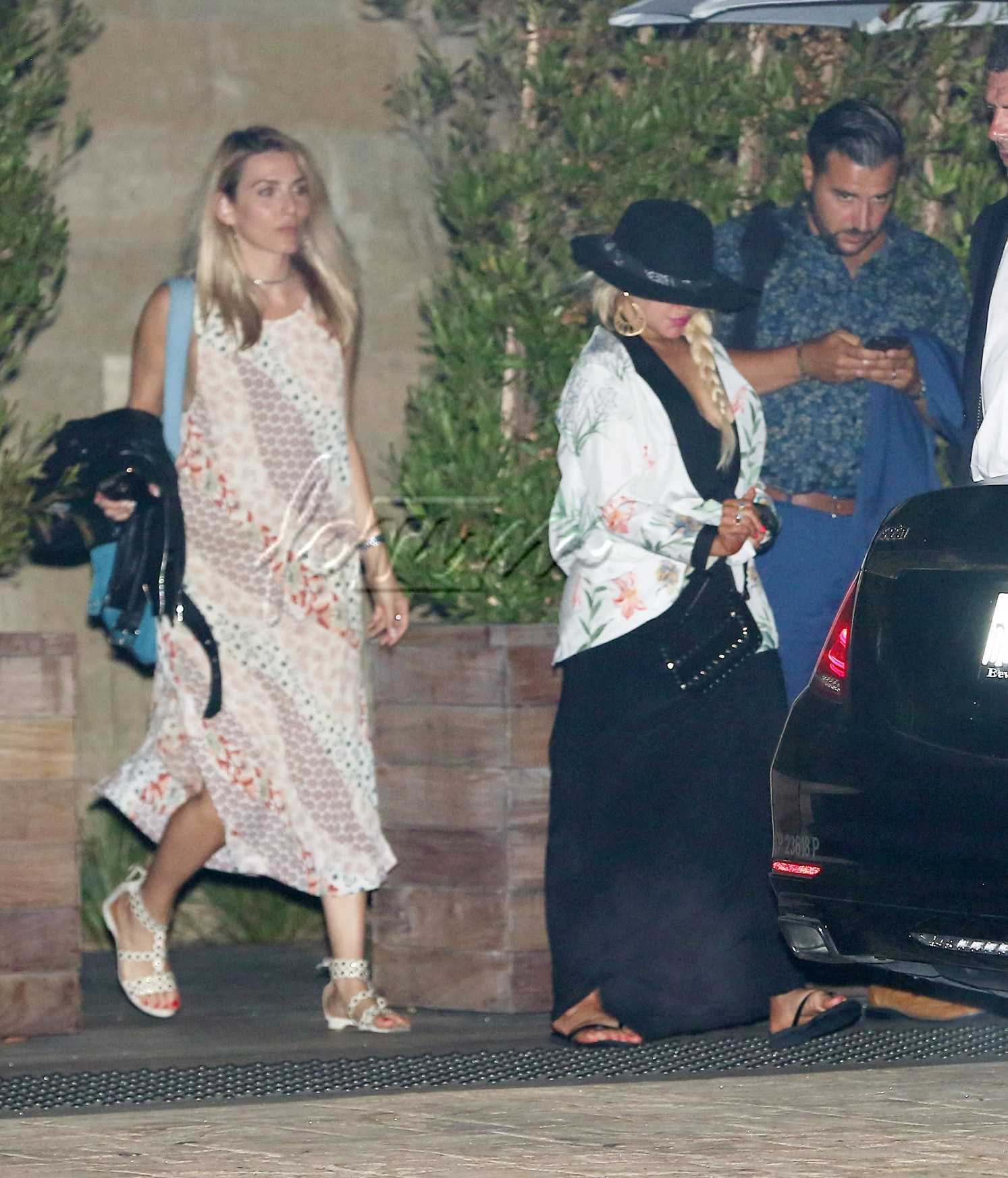 Leaving_Soho_House_in_Malibu_on_August_1-01.jpg