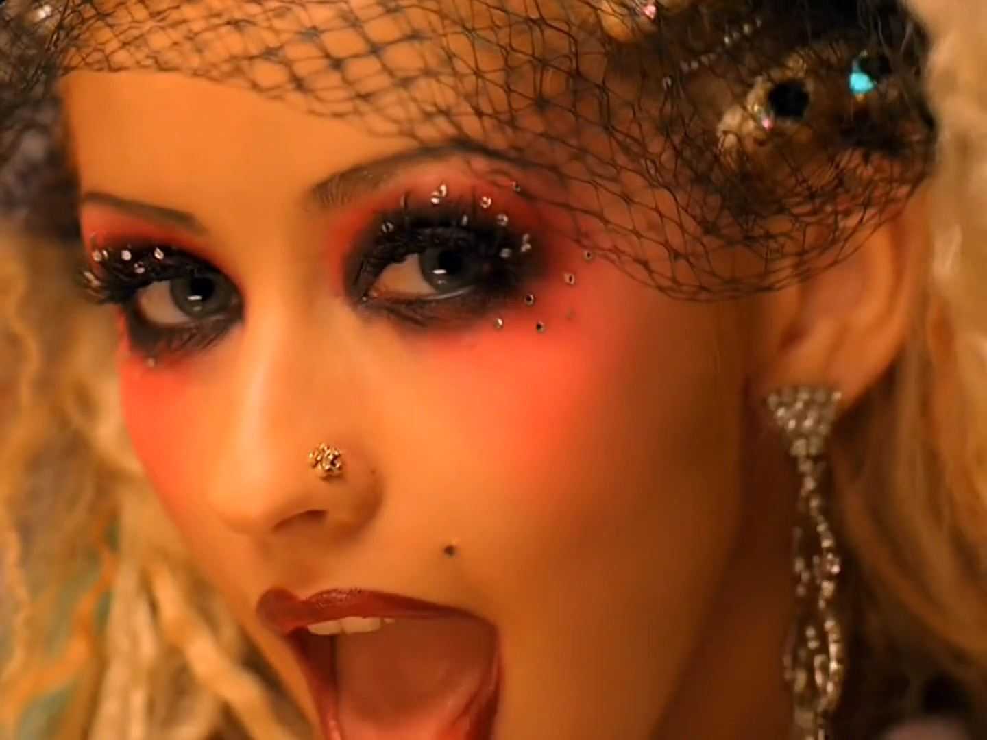 Music_Video_-_Lady_Marmalade-09.jpg