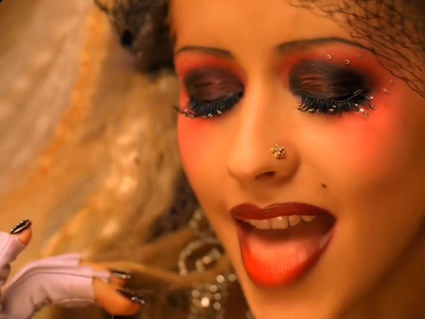 Music_Video_-_Lady_Marmalade-11.jpg
