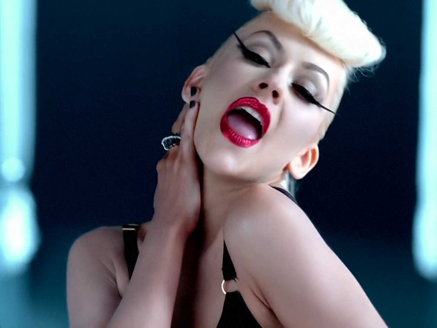 Music_Video_-_Not_myself_tonight-47.jpg