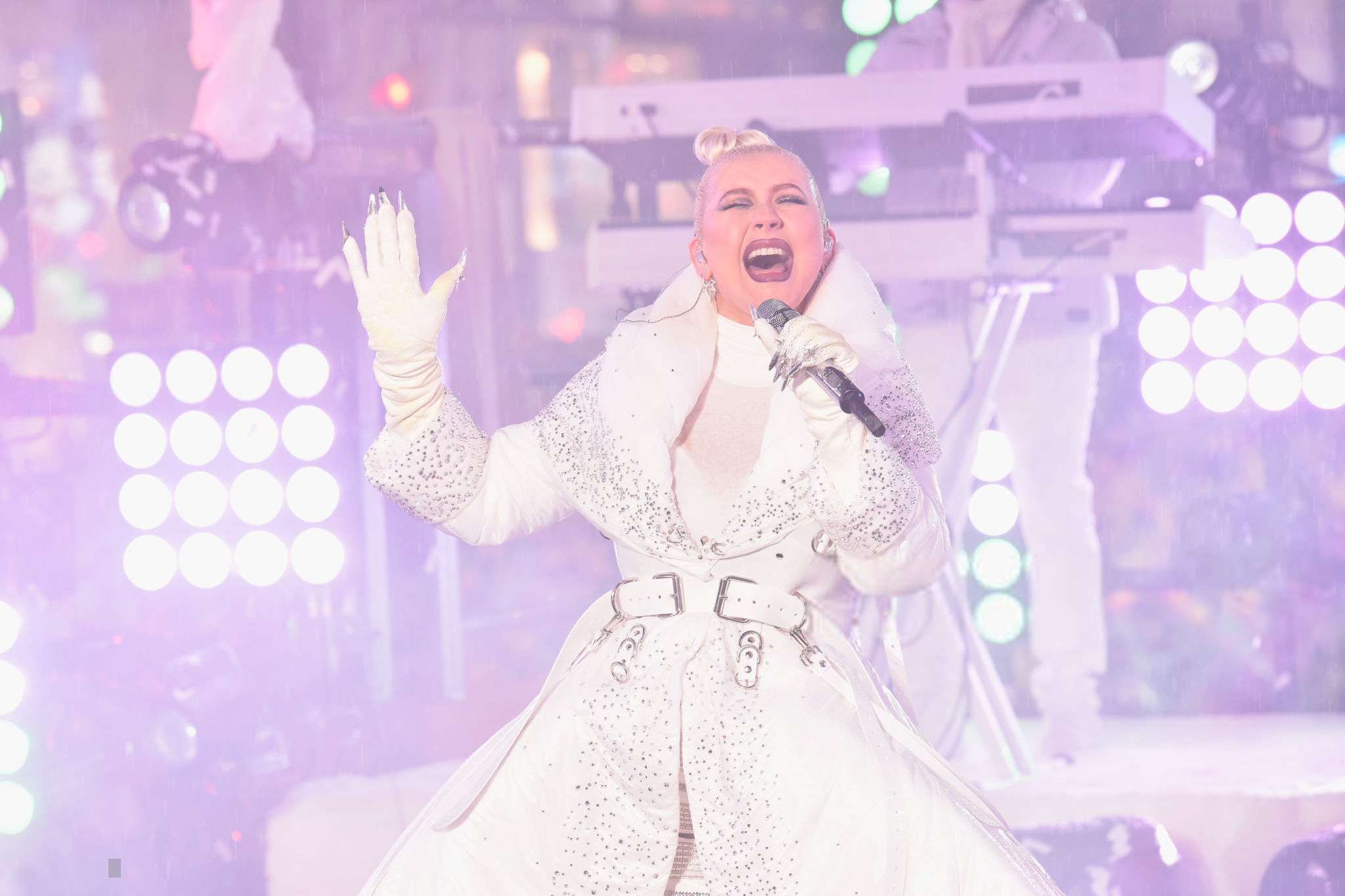 Performing_Dick_Clark_s_New_Year_s_Rockin__Eve_With_Ryan_Seacrest_2019_-_December_31-07.jpg