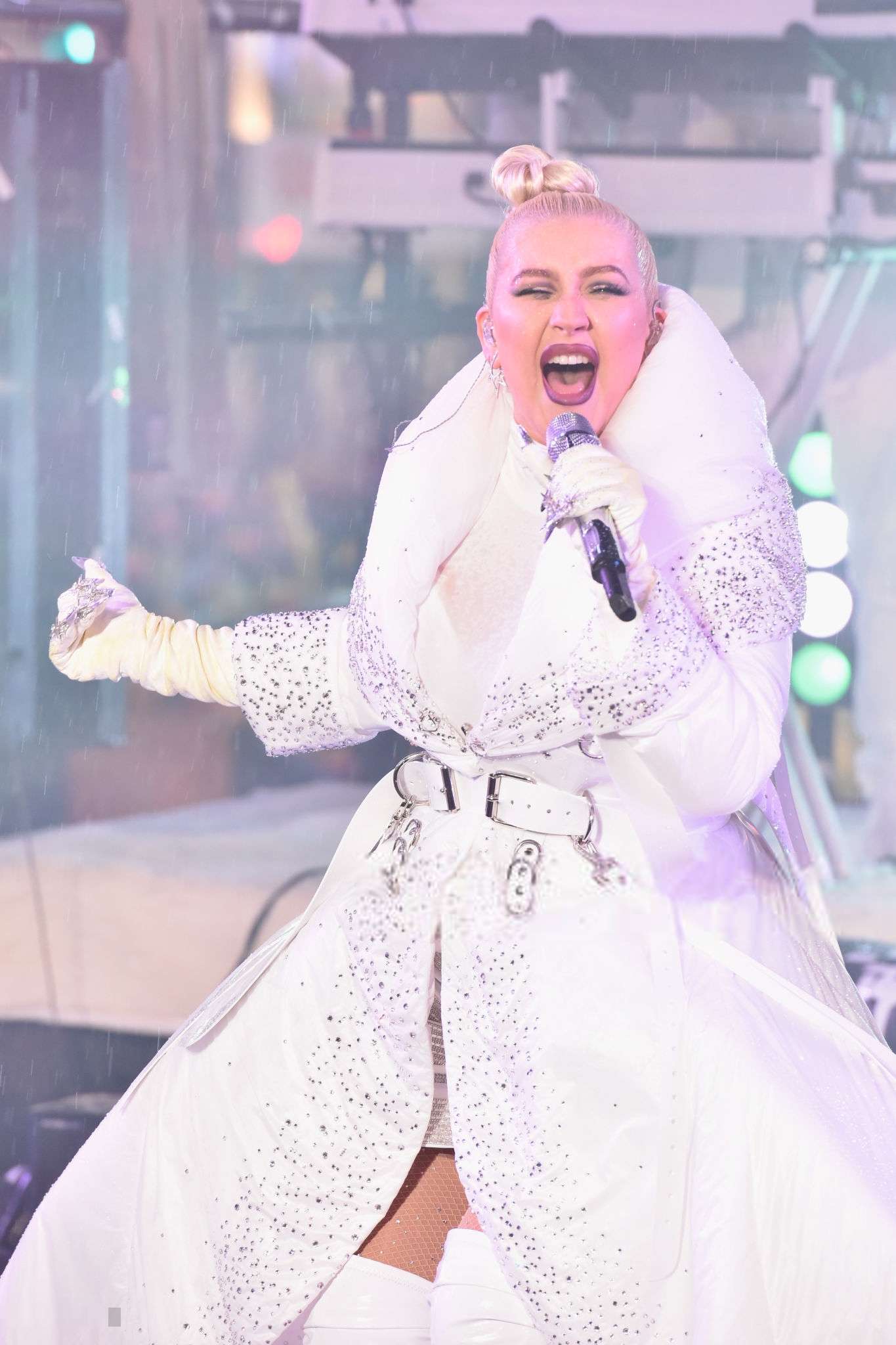 Performing_Dick_Clark_s_New_Year_s_Rockin__Eve_With_Ryan_Seacrest_2019_-_December_31-10.jpg