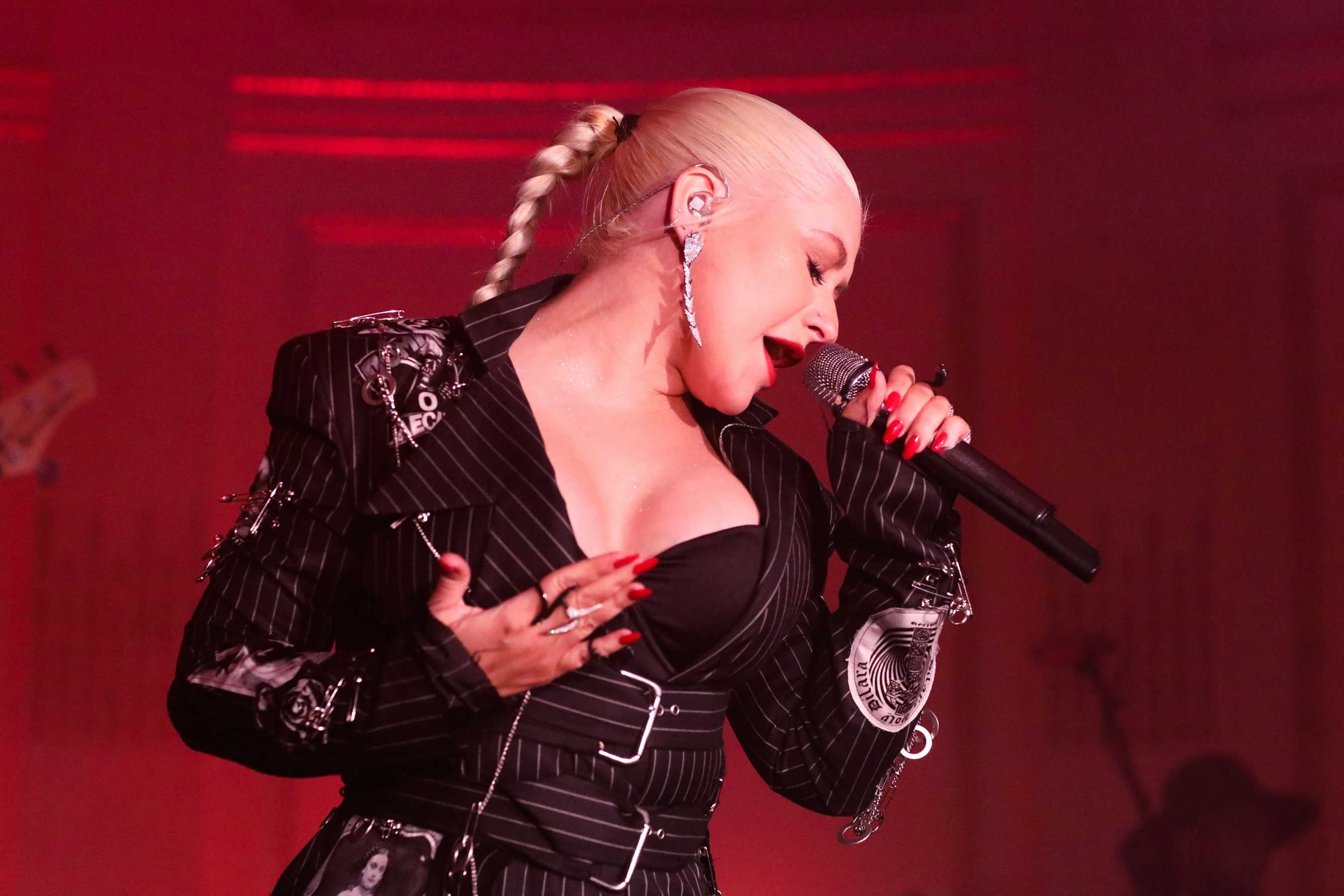 Performing_Harper_s_BAZAAR_Celebrates__ICONS_By_Carine_Roitfeld__-_September_7-17.jpg