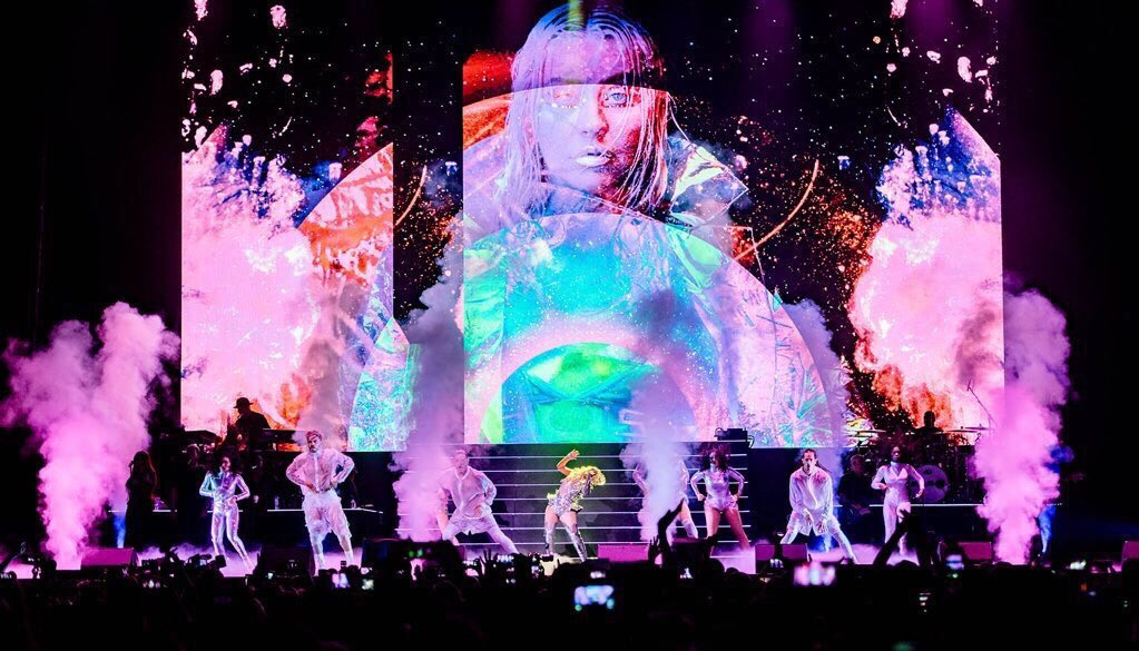 Performing_Ziggo_Dome_in_Amsterdam2C_Netherlands-02.jpg