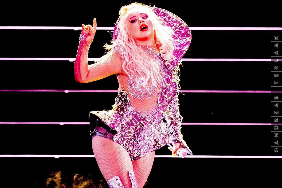Performing_Ziggo_Dome_in_Amsterdam2C_Netherlands-11.jpg
