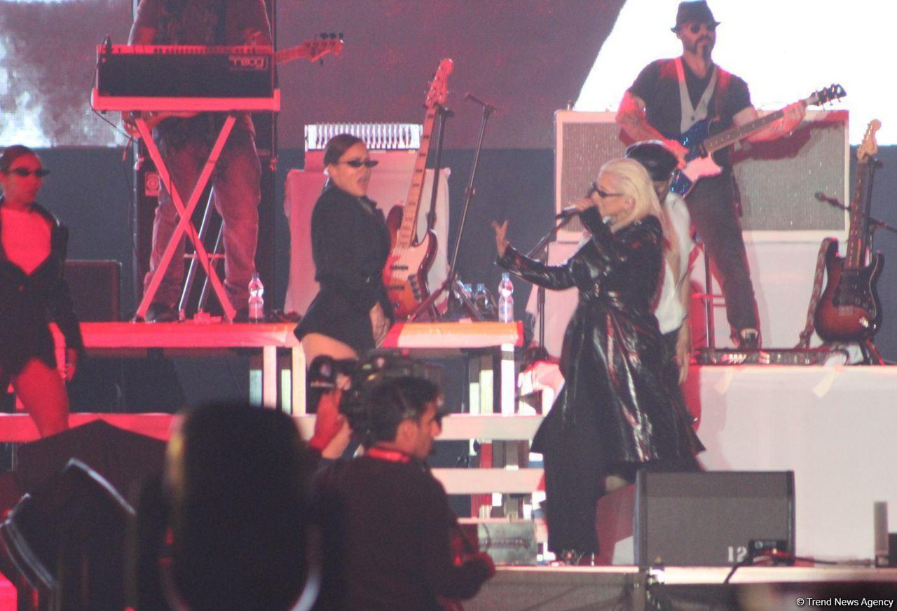 Performing_at_Azerbaijan_F1_Grand_Prix_-_April_29-19.jpg