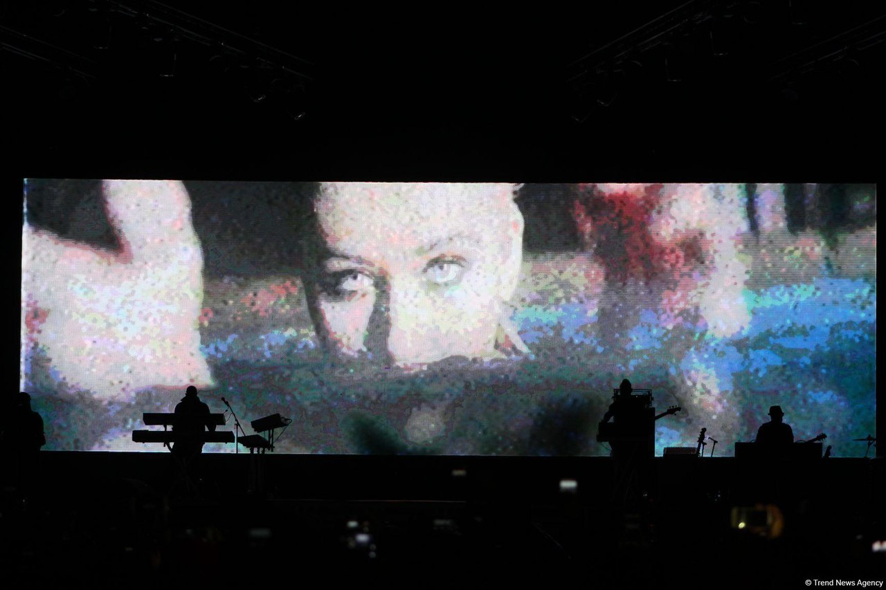 Performing_at_Azerbaijan_F1_Grand_Prix_-_April_29-24.jpg