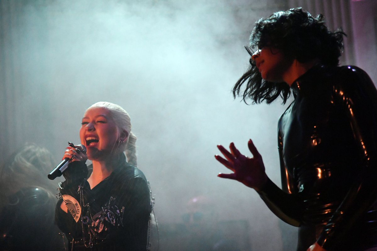 Performing_at_Harper_s_BAZAAR_Celebrates__ICONS_By_Carine_Roitfeld__-_September_7-08.jpg