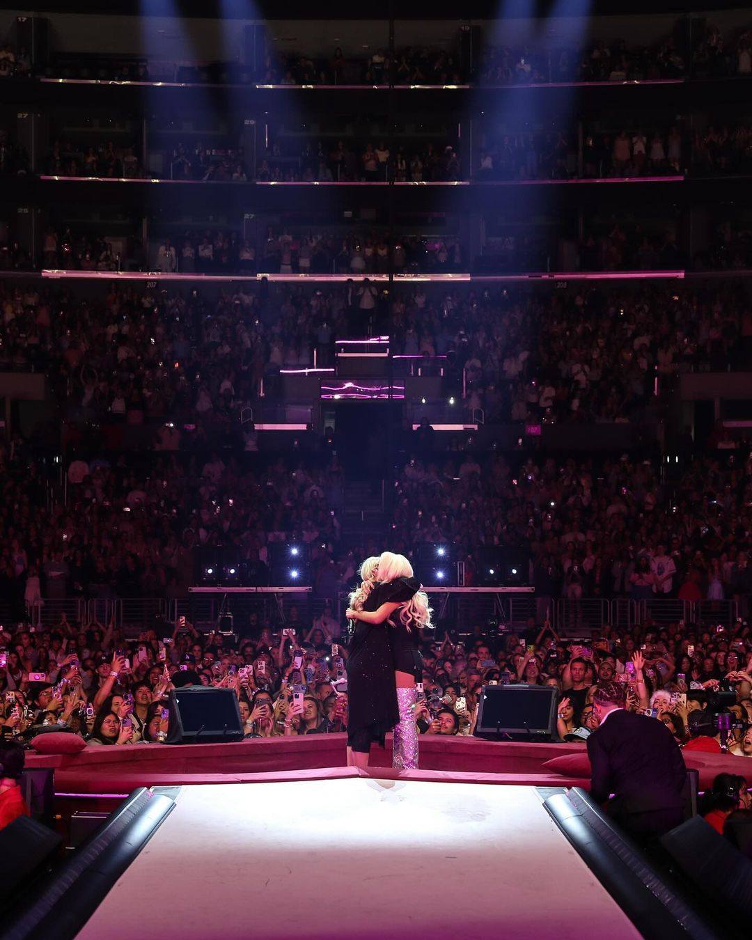 Short_N_Sweet_Tour_28329.jpg