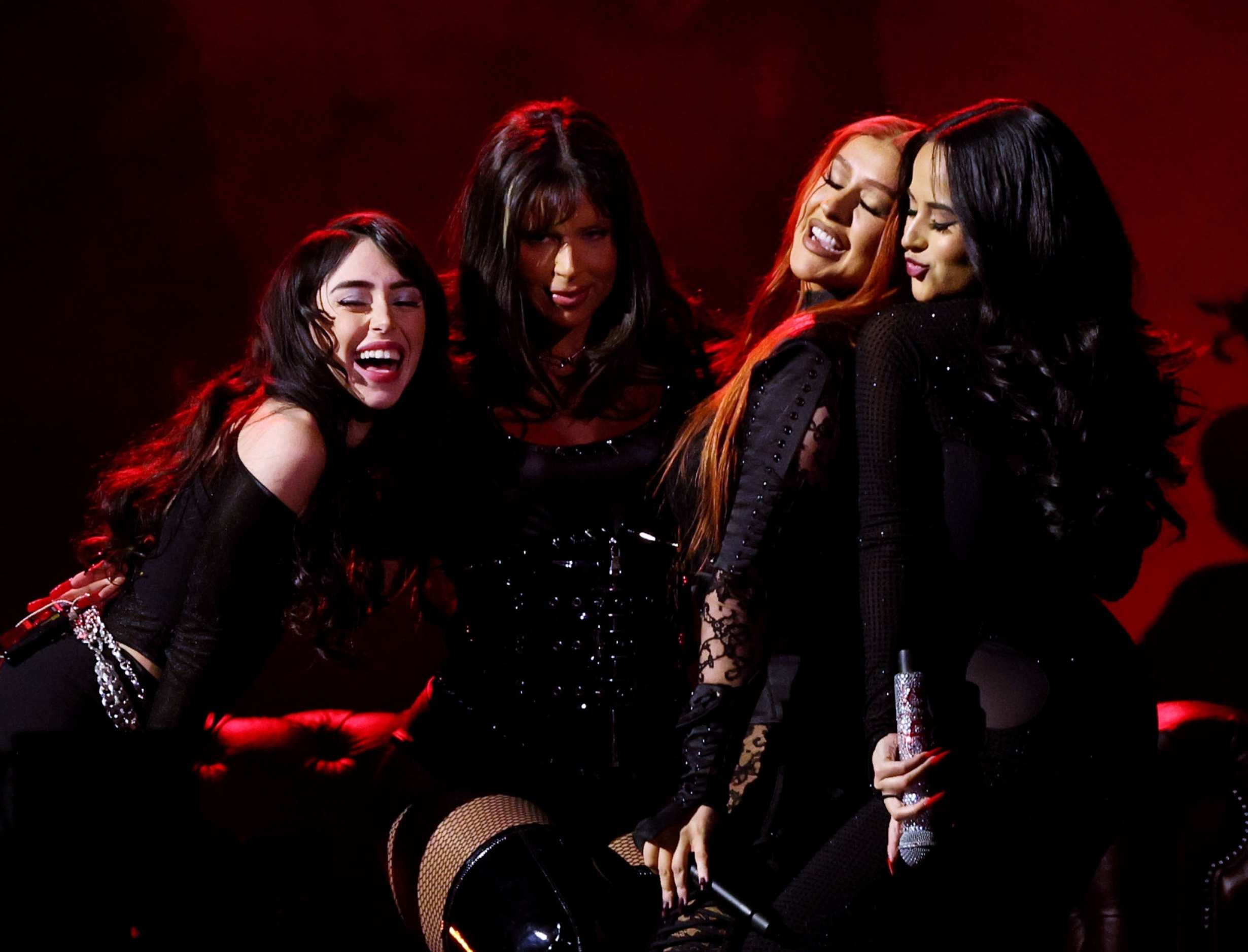 The_22nd_Annual_Latin_GRAMMY_Awards_Performance_-_November_1802~0.jpg
