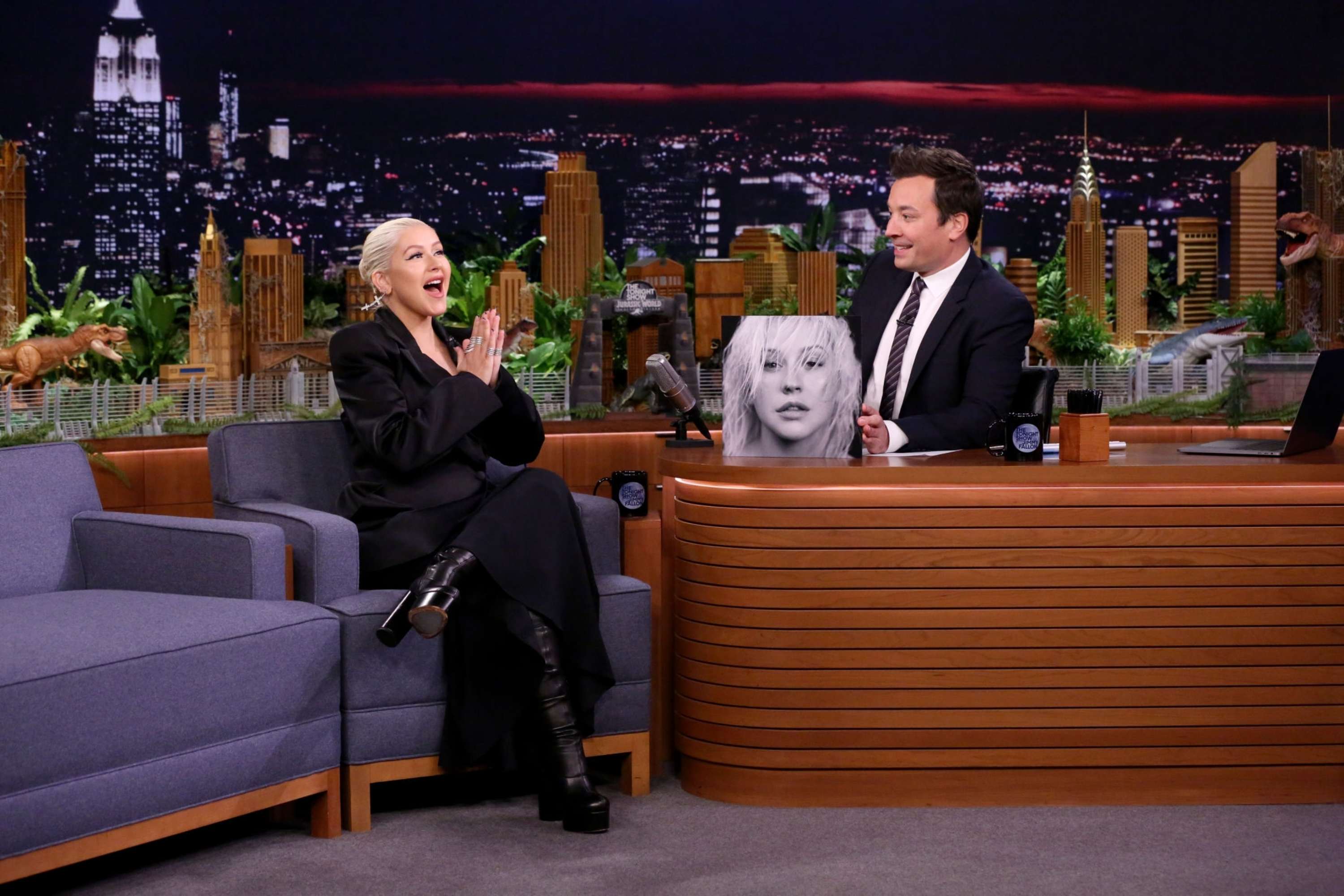 The_Tonight_Show_Starring_Jimmy_Fallon_-_June_13-04.jpg