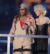 2004_MTV_Video_Music_Awards_Show_281329.jpg