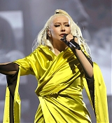 2021_E21_People_s_Choice_Awards_-_Performance05.jpg