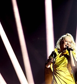 2021_E21_People_s_Choice_Awards_-_Performance08.jpg