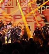 2021_E21_People_s_Choice_Awards_-_Performance11.jpg