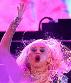 5B11574153845D_American_singer_Christina_Aguilera_gives_concert_in_Moscow.jpg