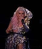 5B11621286495D_Christina_Aguilera_in_concert.jpg