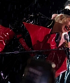 5B11621287295D_Christina_Aguilera_in_concert.jpg