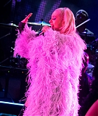 5B11621292945D_Christina_Aguilera_in_concert.jpg