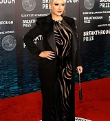 9th_Annual_Breakthrough_Prize_Ceremony_282229.jpg