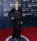 9th_Annual_Breakthrough_Prize_Ceremony_287129.jpg