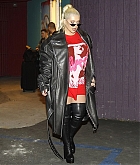 At_In-N-Out_Burger_in_Los_Angeles_-_January_28-07.jpg