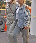 At_LAX_Airport_-_April_26-03.jpg