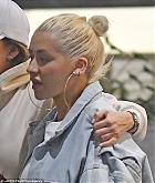 At_LAX_Airport_-_April_26-04.jpg