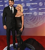 Christina_Aguilera_-_12th_Breakthrough_Prize_Ceremony_-_April_182C_202621.jpg