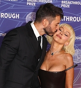 Christina_Aguilera_-_12th_Breakthrough_Prize_Ceremony_-_April_182C_202628.jpg