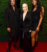 Christina_Aguilera_-_2017_American_Music_Awards_5BBackstage5D_-_November_19-07.jpg