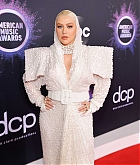 Christina_Aguilera_-_2019_American_Music_Awards_at_Microsoft_Theater_on_November_242C_2019-26.jpg