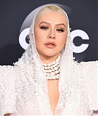 Christina_Aguilera_-_2019_American_Music_Awards_at_Microsoft_Theater_on_November_242C_2019-41.jpg